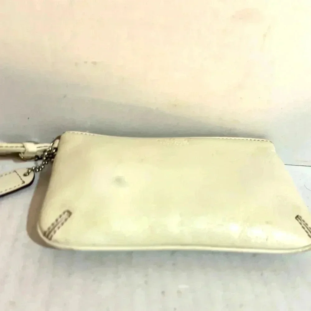 Coach vintage beige leather wristlet wallet